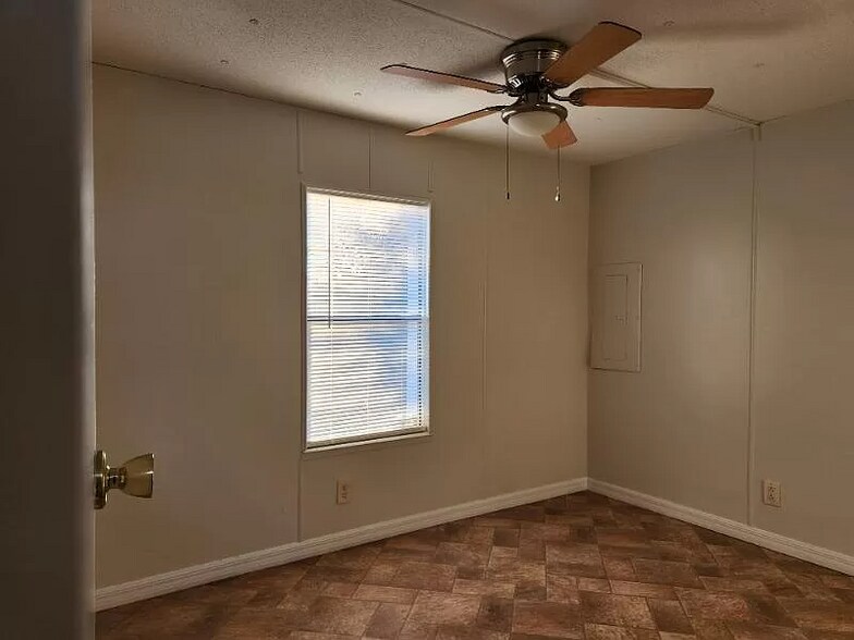 Building Photo - 14220 Brookridge Blvd