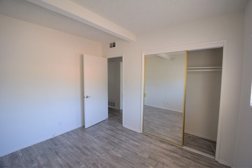 Building Photo - 2429 Cheremoya Ave