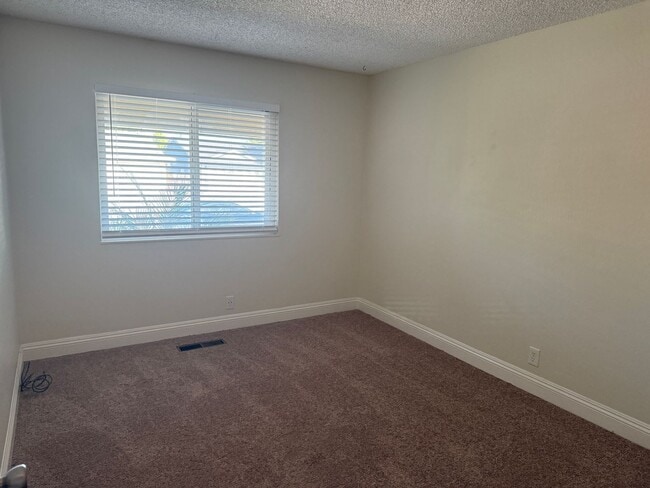Building Photo - 4 bedroom Blossom Valley Home