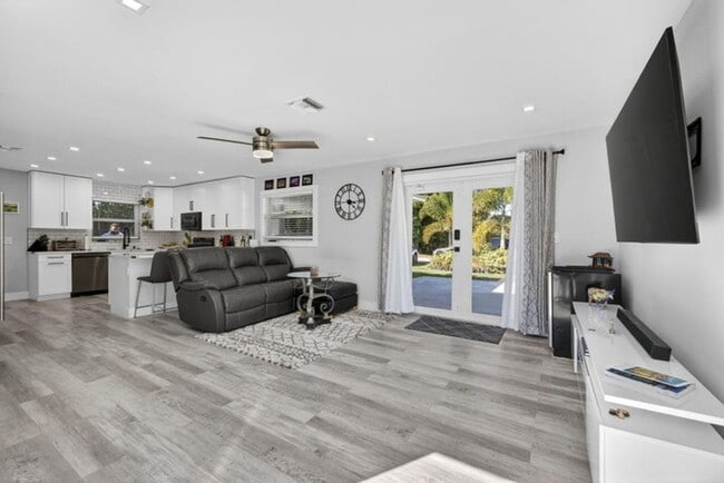 Building Photo - 2388 S Wallen Dr