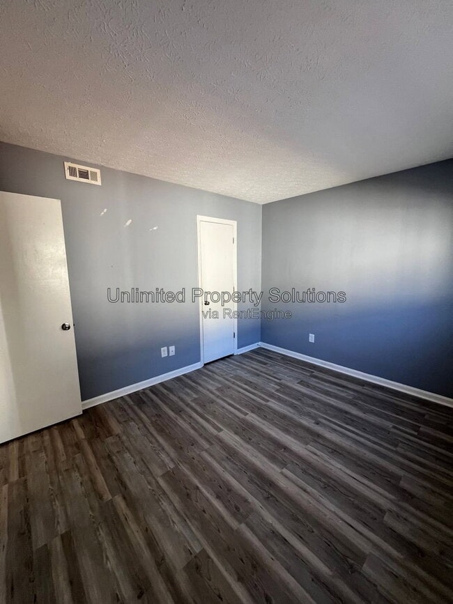Building Photo - 213 Sunn Aire Ct