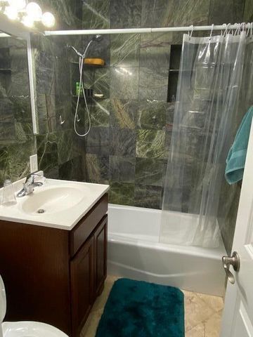 Building Photo - 1029 SE 14th St