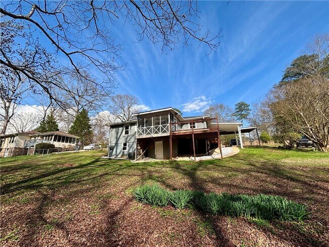 Building Photo - 3854 Davis St