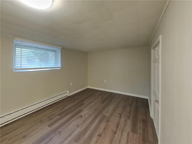 Building Photo - 1397 Pinewood Dr
