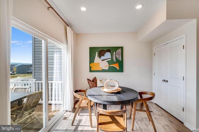 Building Photo - 1360 Red Clover Ln