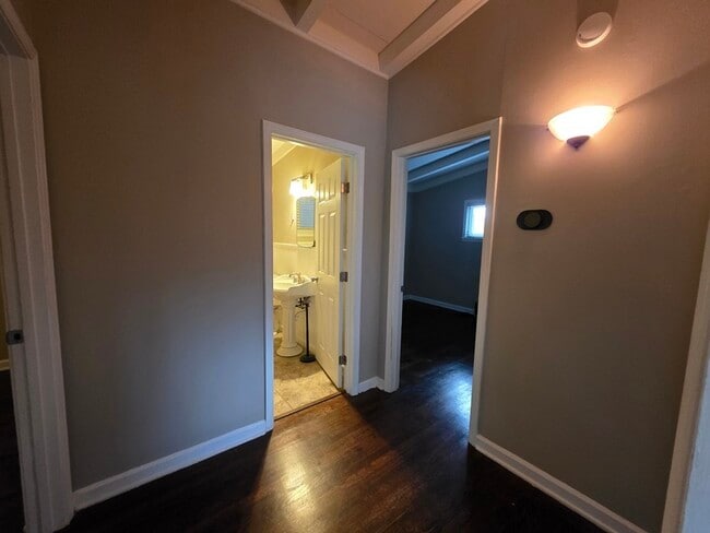 Building Photo - 3659 Ashwood Dr SE