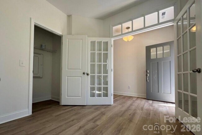 Building Photo - 5009 Layman Dr