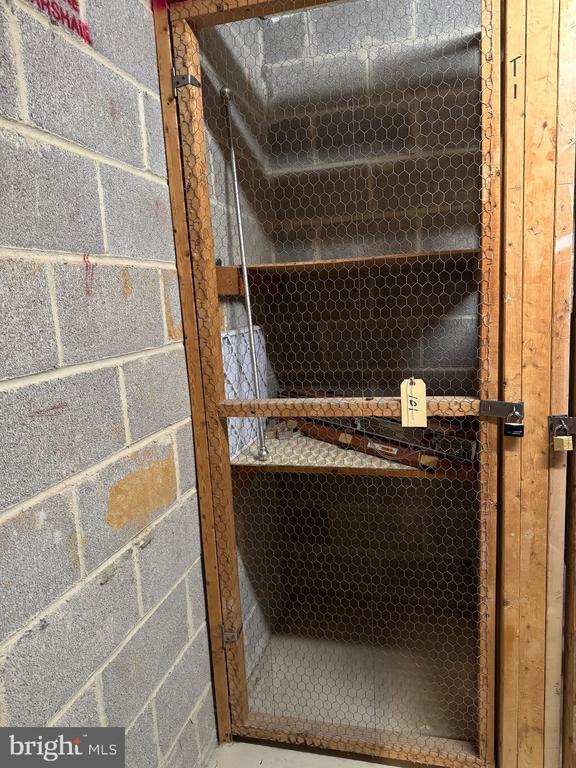 Building Photo - 5817 Edson Ln
