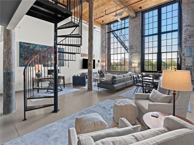 Building Photo - 170 Boulevard NE