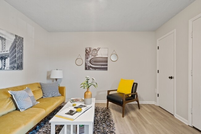 Building Photo - 2553 Bradford Ct