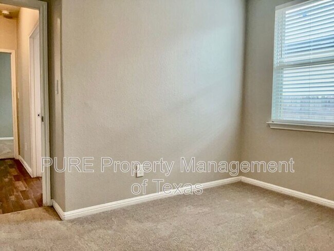 Building Photo - 128 Earl Keen St