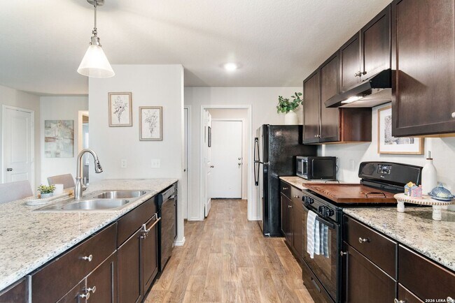 Building Photo - 15502 Crimson Topaz