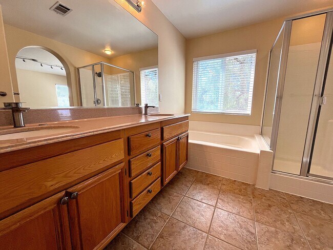 Building Photo - 6079 Paseo Pradera