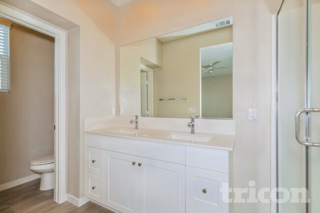 Building Photo - 24706 Amor Ct