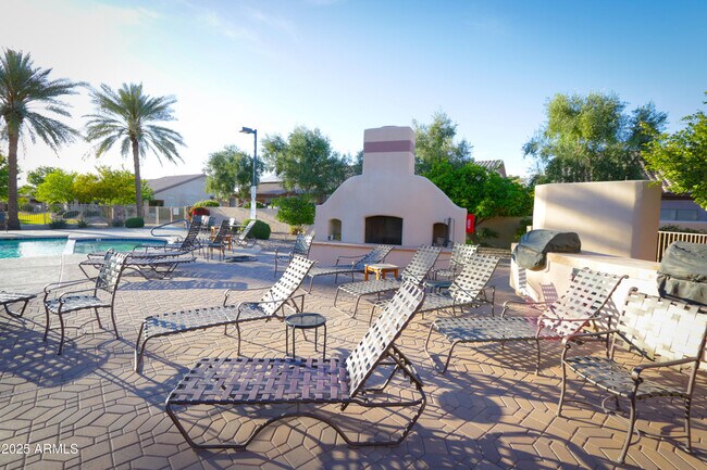 Building Photo - 1441 N Desert Willow St