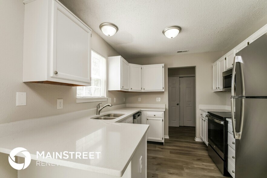 Building Photo - 265 E Pine Ridge Dr