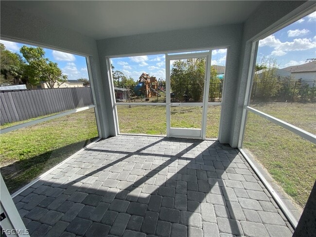 Building Photo - 2513 NW 14th Pl