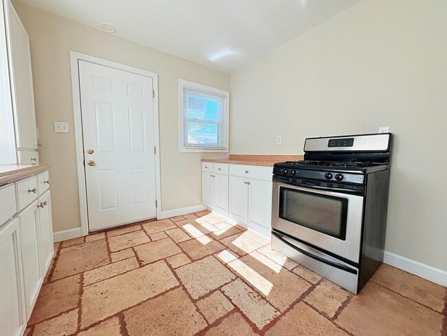 Building Photo - 1302 Melvin St