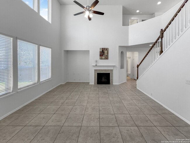 Building Photo - Gorgeous 4BED/3BATH House for Rent In Alamo Ranch