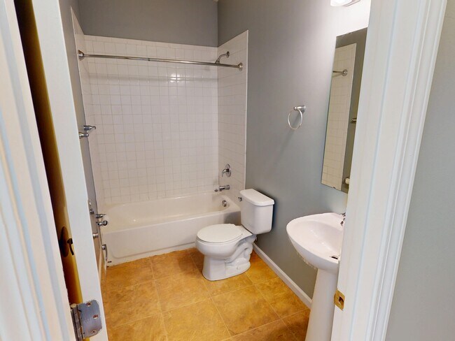 Building Photo - 3861-3869 McRee
