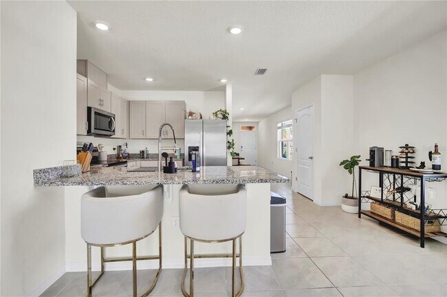 Building Photo - 1701 Southfork Dr