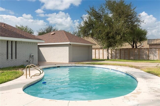 Building Photo - 18 S Cynthia St