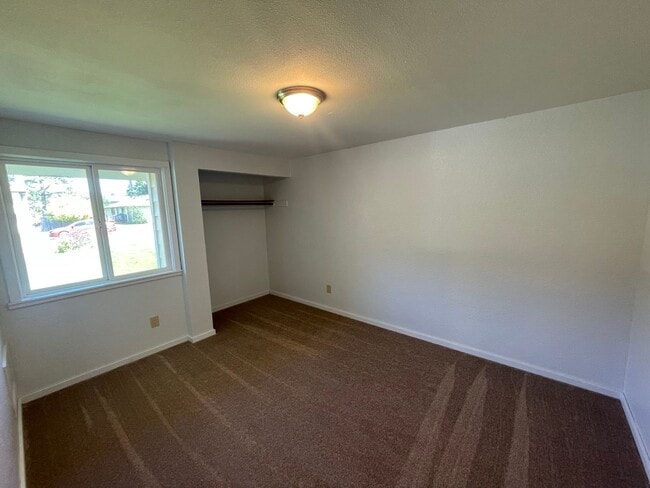 Building Photo - 2409 32nd St