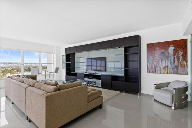 Building Photo - 9100 W Bay Harbor Dr