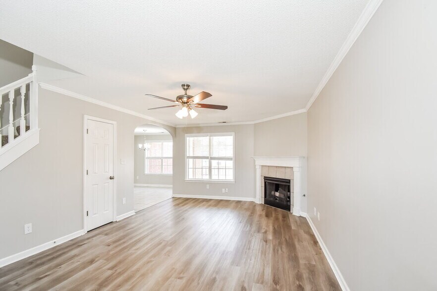 Building Photo - 1337 Pendulum Dr N