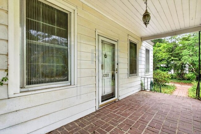 Building Photo - Find Your Home in Cayce