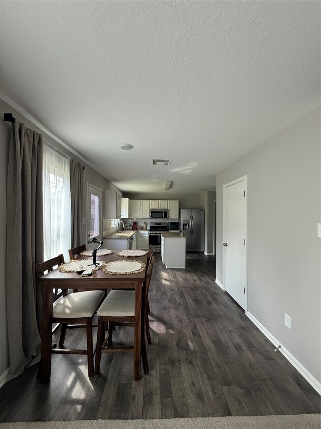 Building Photo - 23603 Legacy Oak St