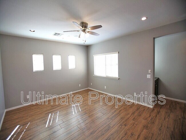 Building Photo - 14482 W La Reata Ave