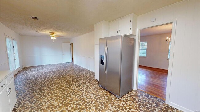 Building Photo - 355 Mont Vista Dr