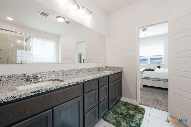 Building Photo - 445 Appalachian Trl