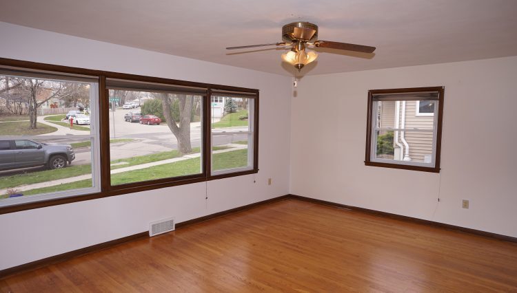 Building Photo - 6420 Lakeview Blvd