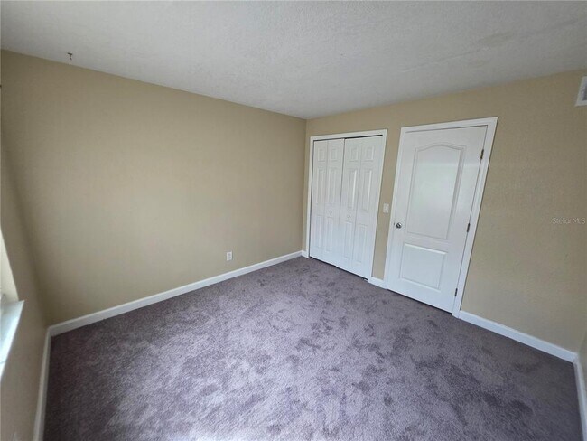 Building Photo - 201 Red Maple Pl