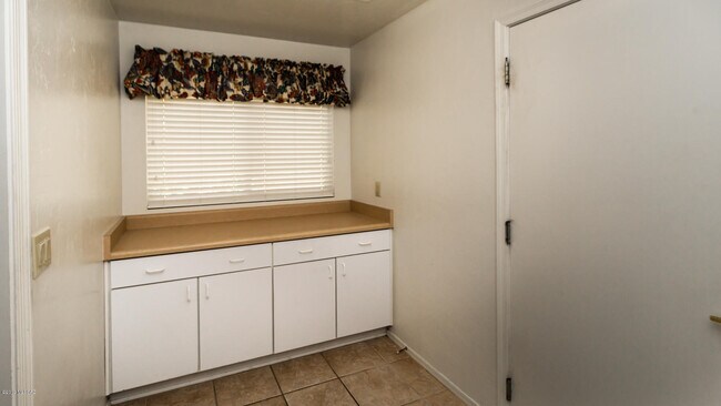 Building Photo - 38006 S Desert Highland Dr