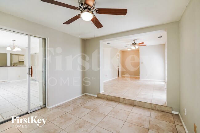 Building Photo - 1802 Ridgecrest St