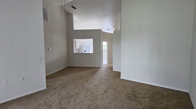 Building Photo - 2 bedroom, 2 bath condo in Summerwind- Com...