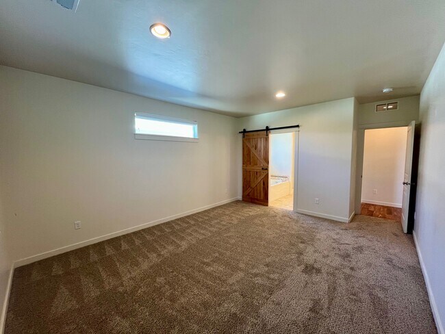 Building Photo - 120 S Voyage Ave