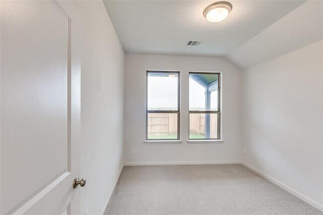 Building Photo - 232 Blackborrow Dr