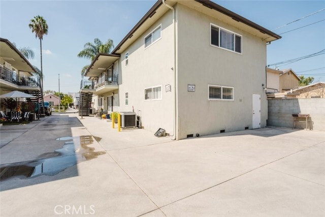 Building Photo - 3131 Perlita Ave