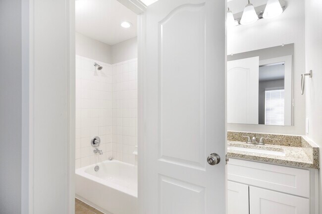 Building Photo - 28243 Chalet Park Dr