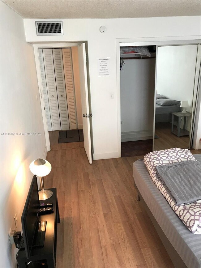 Building Photo - 1732 Meridian Ave