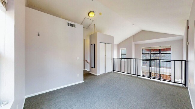 Building Photo - 2033 W 30th Ave