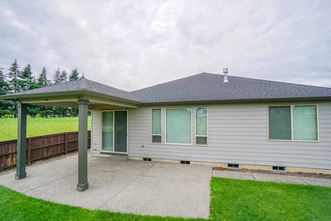Building Photo - NEWER THREE BEDROOM IN CUL-DE-SAC