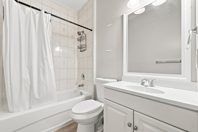 Building Photo - 732 SW 106th Ave