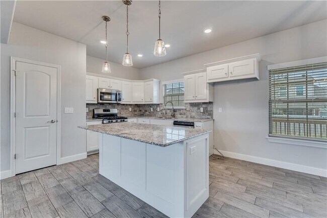 Building Photo - 582 Quartz Wy