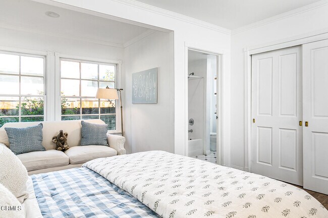 Building Photo - 2065 San Marino Ave