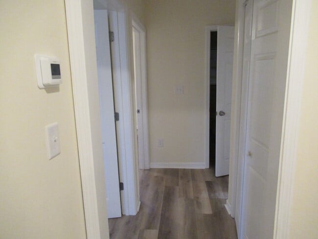 Building Photo - 2032 Rector Dr SW